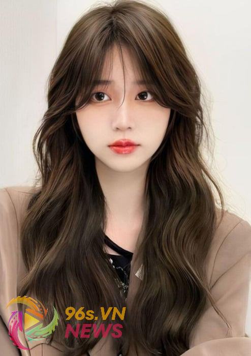 Tóc uốn gợn sóng mái thưa