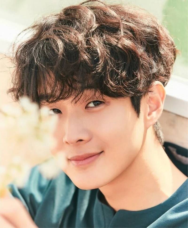 Kiểu tóc Wavy Fringe Hàn Quốc