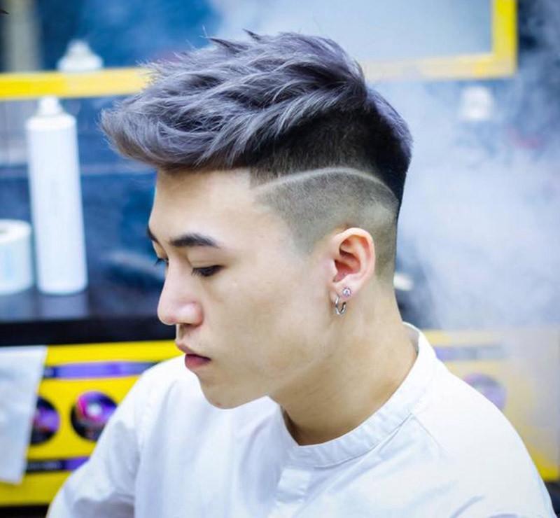 Tóc Mohican vuốt dựng