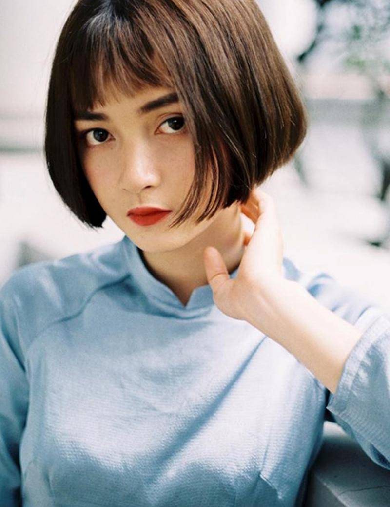 Tóc ngắn bob ngang cằm