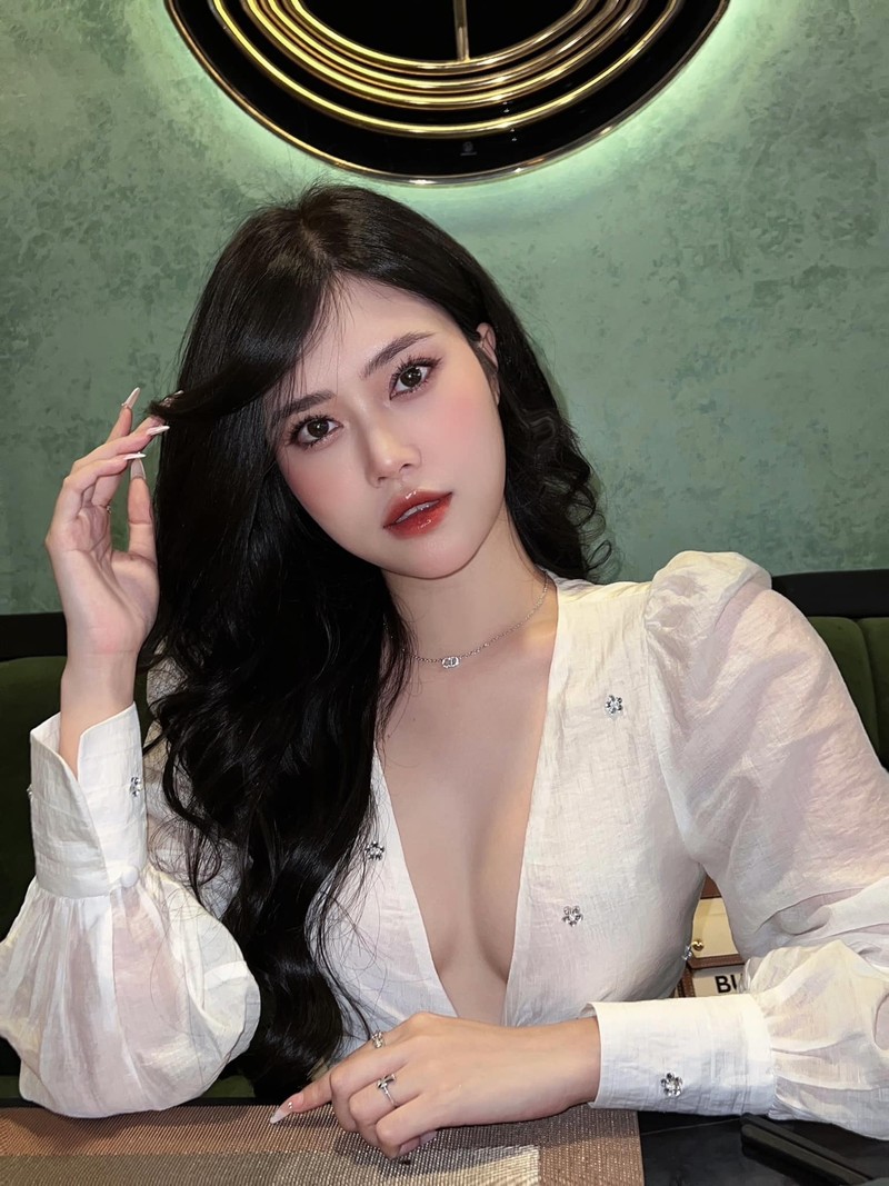 Streamer Thủy Tiên