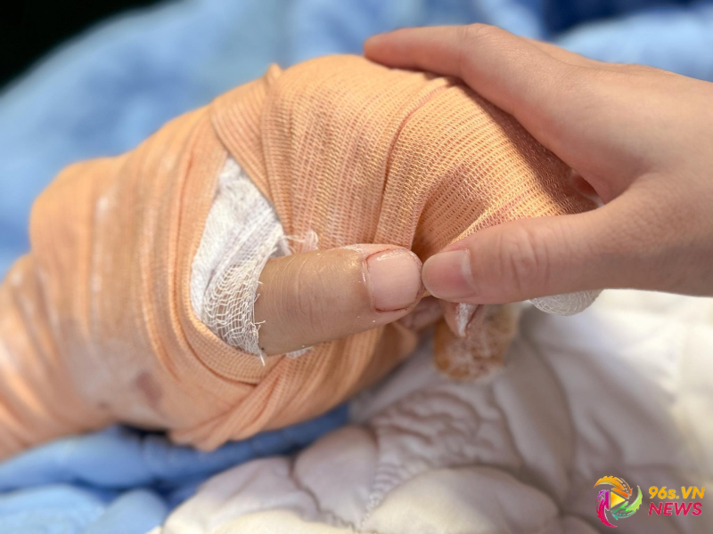 Hà Lít được các bác sĩ hết lòng hỗ trợ