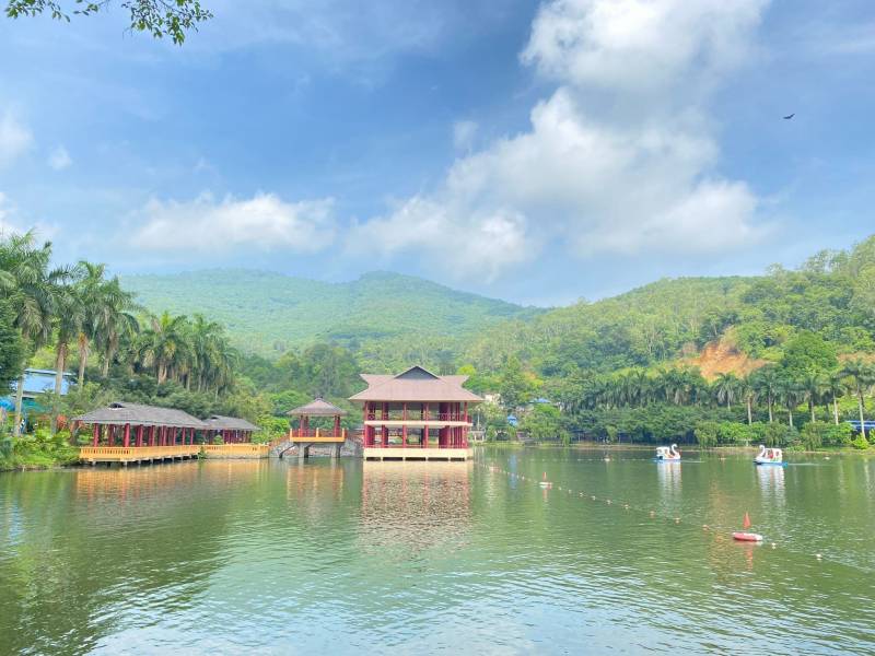 Khu du lịch sinh thái Ao Vua Ba Vì