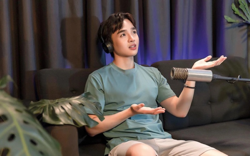 Tun Phạm với những video kể chuyện chữa lành