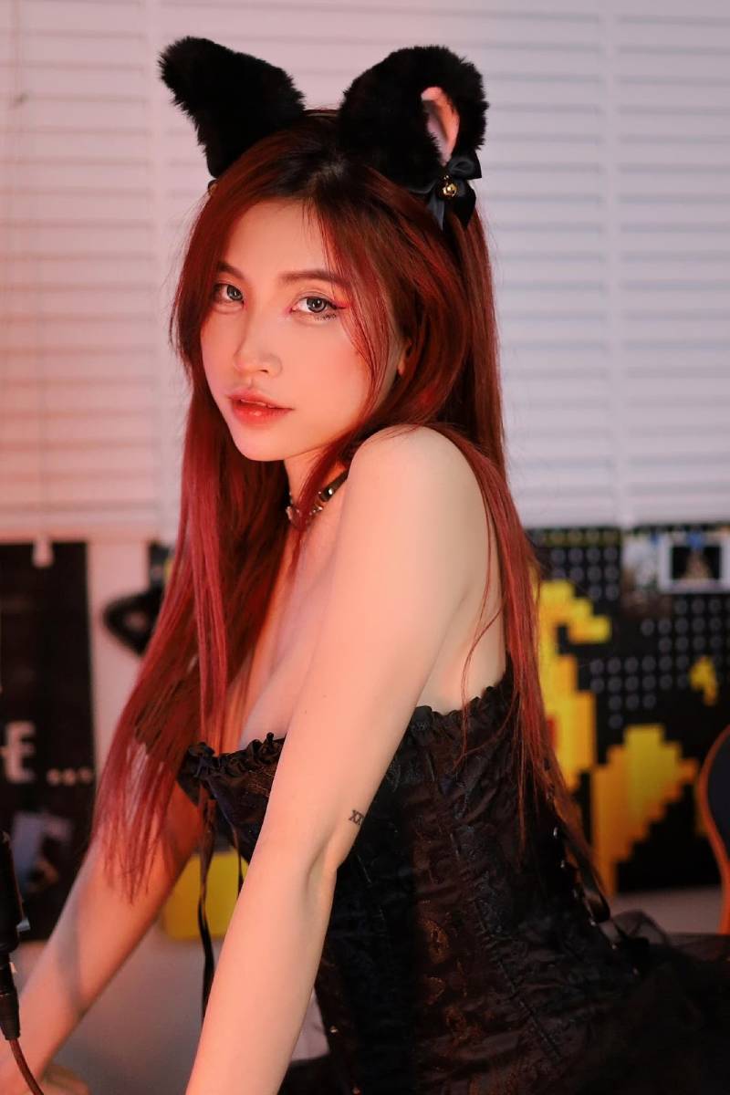 Bộ ảnh nóng bỏng “bùng nổ”