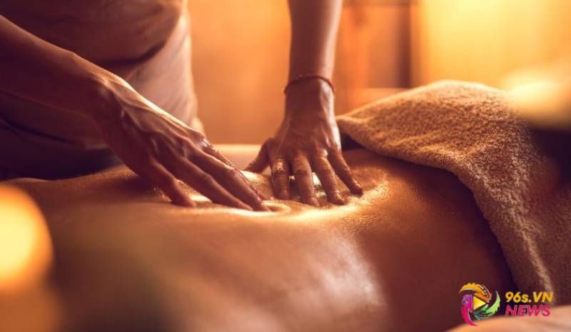 cách massage lưng thư giãn
