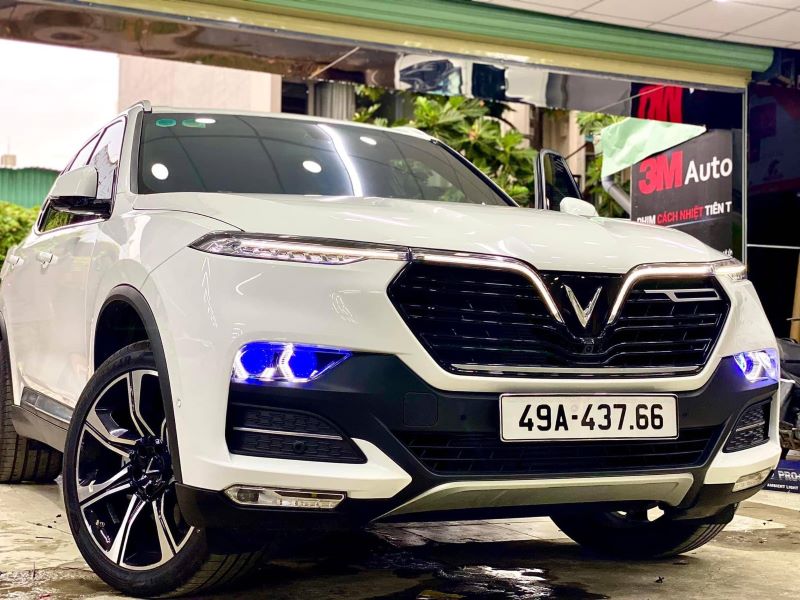 Dòng VinFast Lux SA2.0 độ mắt quỷ 