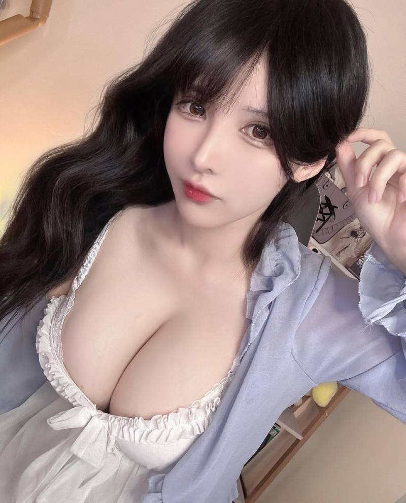 Liệu đây chỉ là cách để giữ kết nối với fan hay là một chiến lược nhằm khuấy động sự chú ý?