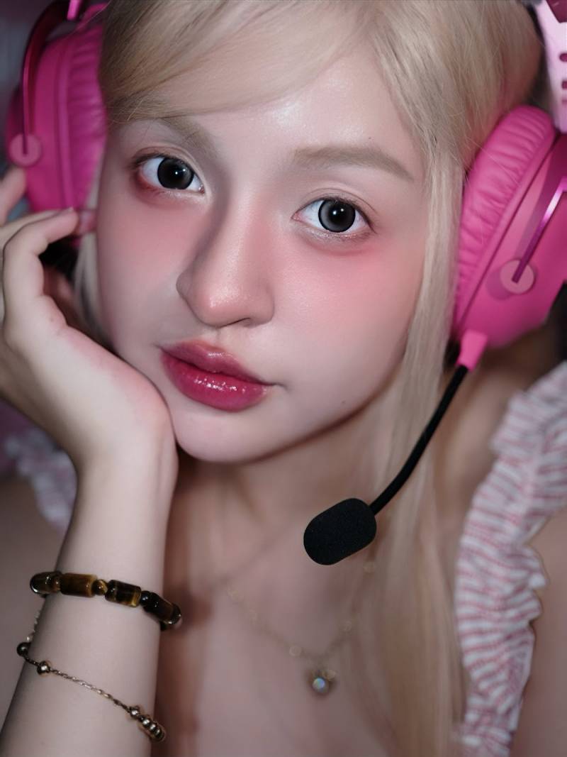 Màn “lột xác” với phong cách búp bê visual