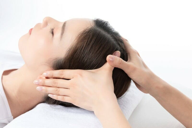 Massage đầu và mặt