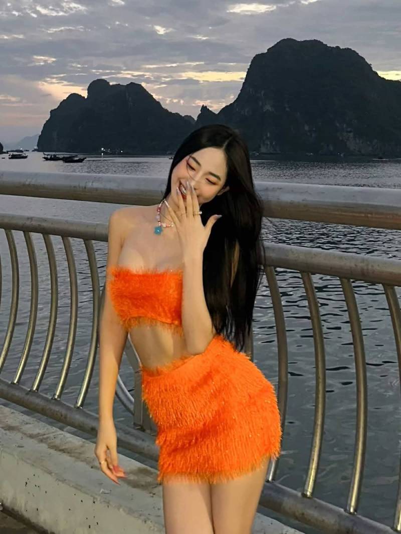 Uyên Ni là một cô gái trẻ, không ngừng phát triển để trở thành phiên bản tốt nhất của chính mình