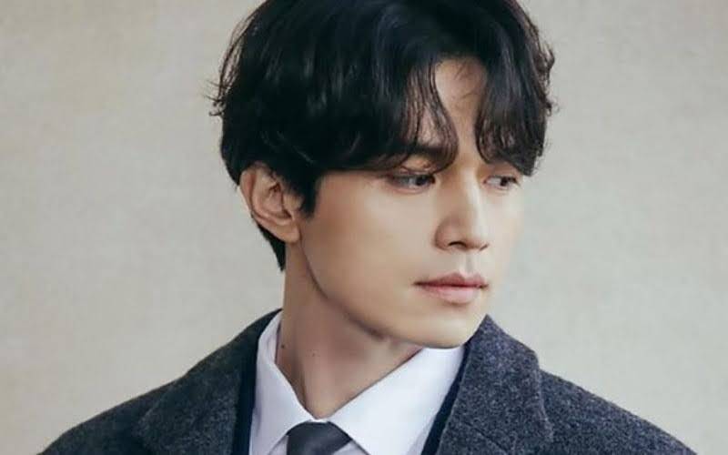 Kiểu tóc xoăn bổ luống