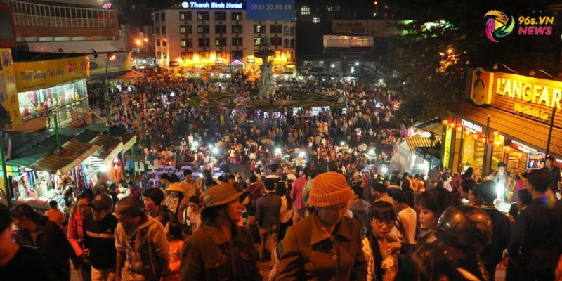 Chợ đêm Đà Lạt