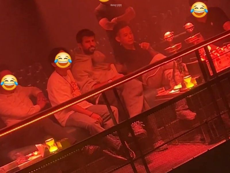 Độ Mixi hút chất cấm tại một quán bar ở Hà Nội