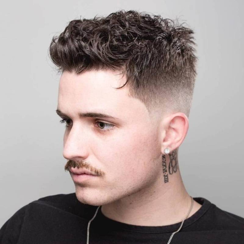 Tóc con sâu undercut