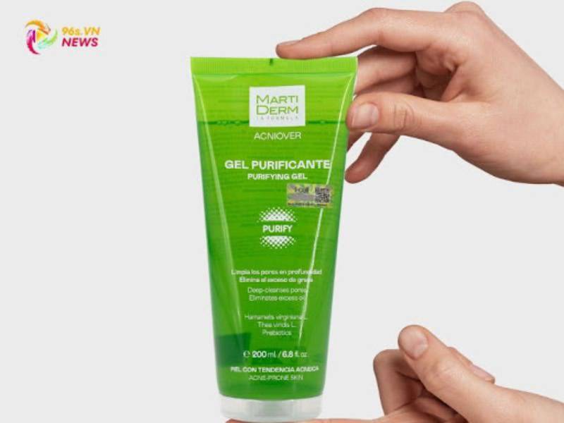 Gel rửa mặt cho da dầu mụn MartiDerm Acniover Purifying Gel
